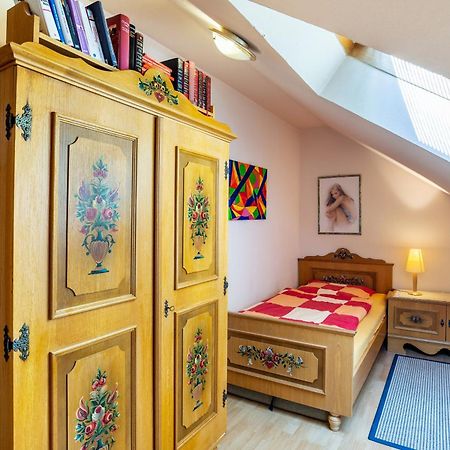 Haus Guenter Und Valeria Apartment Gossersweiler-Stein Bagian luar foto