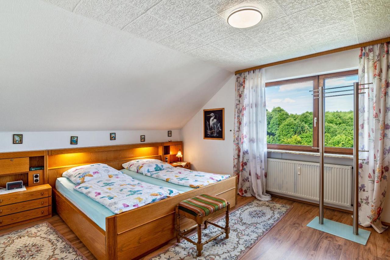 Haus Guenter Und Valeria Apartment Gossersweiler-Stein Bagian luar foto