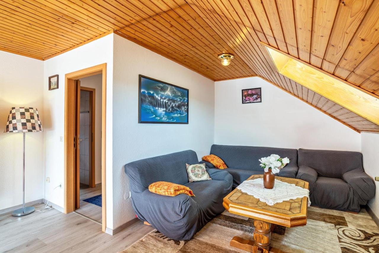 Haus Guenter Und Valeria Apartment Gossersweiler-Stein Bagian luar foto